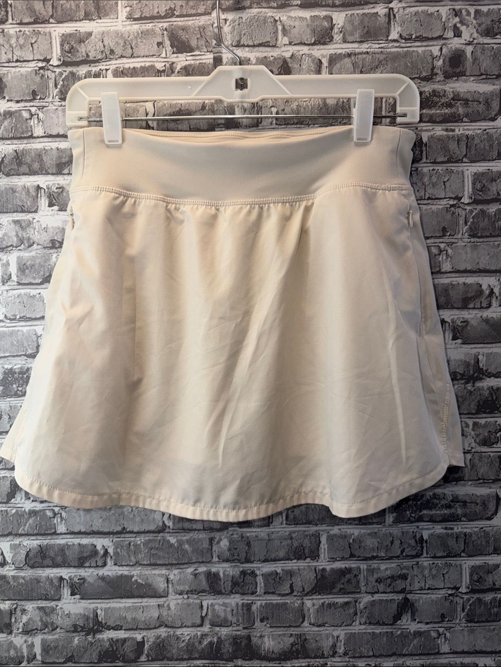 Old Navy Cream Athletic Skort
